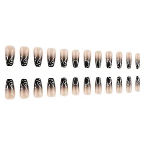 Faux ongles French avec lignes pailletées argentées et effet dégradé noir artistique