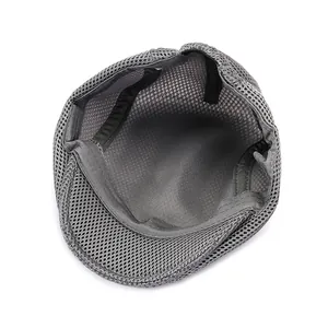Béret gris en maille respirante avec structure en nid d'abeille et bande de transpiration