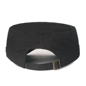 Vue arrière de la casquette militaire en coton noir avec boucle réglable et détails de couture