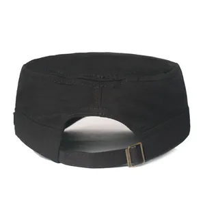 Vue arrière du chapeau militaire en coton noir avec boucle en bronze réglable