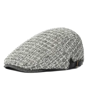Béret classique en tweed gris de style britannique avec lanière en cuir et boucle en bronze