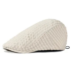 Retro beige geruite platte pet voor dames en heren met verstelbare riem en klassiek design