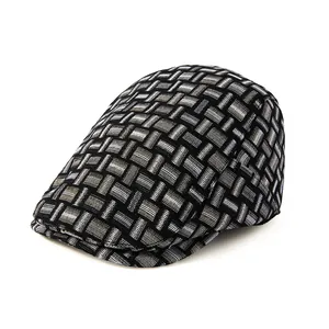 Béret classique de style britannique à carreaux noir et gris avec profil structuré