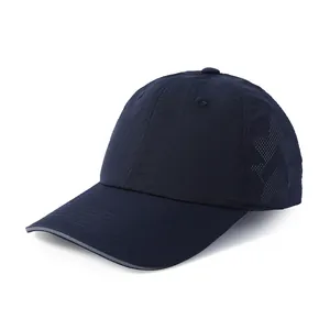 Détail de la casquette séchage rapide bleu marine avec motif étoile et coutures renforcées
