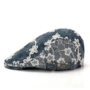 Casquette gavroche rétro en denim pour femme avec fleurs en dentelle blanche