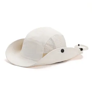 Chapeau de soleil blanc à large bord pour la randonnée avec maille respirante