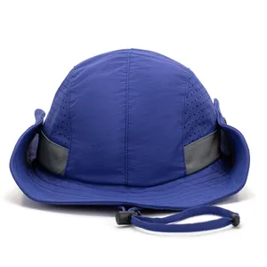 Détail du chapeau de soleil bleu foncé avec maille respirante et bande réfléchissante grise