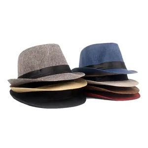 Vue détaillée de plusieurs chapeaux fedora en lin avec rubans noirs en sept coloris