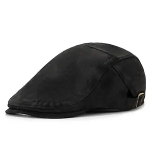 Coppola classica in finta pelle scamosciata nera con fibbia regolabile in stile vintage