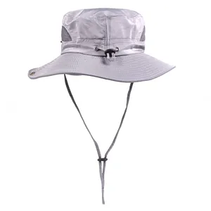 Chapeau de soleil extérieur gris foncé pour hommes avec bords larges et maille ventilée