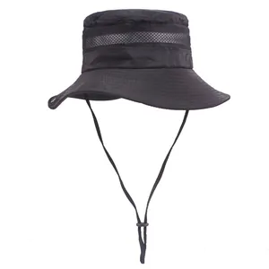 Chapeau de soleil homme noir à large bord avec maille respirante et mentonnière