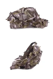 Vista dettagliata del cappello tattico mimetico con design a foglie 3D e fascia