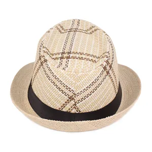 Cappello di paglia da uomo con corona a scacchi e nastro decorativo nero