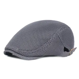 Béret en maille respirante gris foncé pour hommes et femmes avec boucle en métal