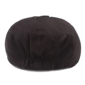 Béret classique en coton noir avec design élastique à l'arrière pour un ajustement confortable