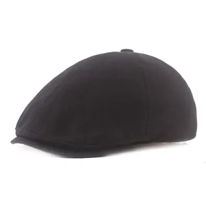 Boina negra minimalista para hombre y mujer con diseño de tela vintage en varios paneles