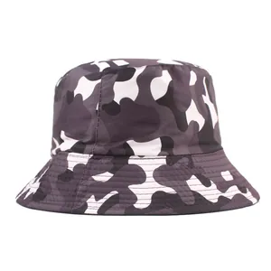 Détail du chapeau bob camouflage avec coutures renforcées et calotte plate robuste
