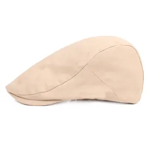 Berretto piatto classico in cotone traspirante beige per uomo e donna vista laterale