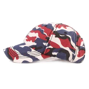 Outdoor camouflage baseball cap in red, white and blue patterns for sports and leisure