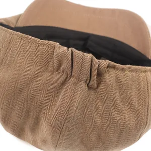 Casquette gavroche marron à chevrons avec arrière élastique et texture laine premium