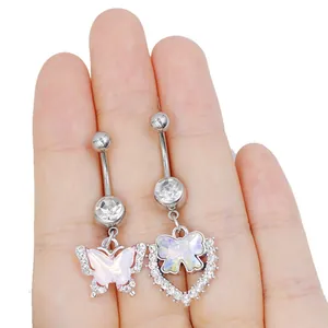 Set de piercing ombligo de titanio con mariposa de circón y colgantes de corazón