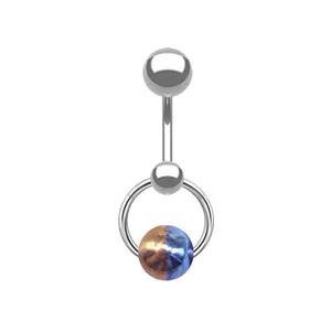 Edelstahl-Bauchpiercing mit schimmerndem Aurora-Stein und polierter Metallkugel