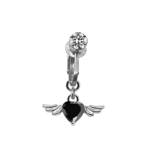 Gothic-Ohrklemme mit schwarzem Herz und Flügeln aus Silber mit klarem Zirkon