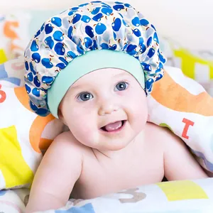 Elastische Baby-Schlafmütze aus Satin mit Apfelmuster und weichem breitem Stirnband
