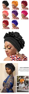 Collage von gefalteten Turban-Hüten in acht Farben mit Stoffstruktur und Passform