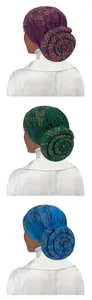 Détails de turbans élastiques avec strass et fleurs en spirale en violet, vert et bleu