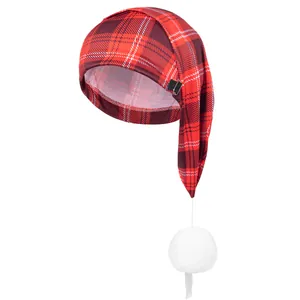 Cappello natalizio lungo a quadri rossi con grande pompon bianco e nappe morbide