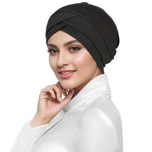 Eleganter schwarzer Turban-Hut für Damen mit plissiertem Kreuzdesign aus weichem Strickstoff