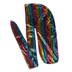 Durag métallique arc-en-ciel brillant pour hommes, chapeau long queue élégant et tendance.