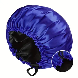 Vista detallada del gorro de dormir de satén de doble capa con cordón elástico ajustable