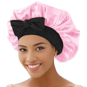 Rosa Satin-Schlafmütze mit breitem schwarzen Elastikband und Schleife für Damen