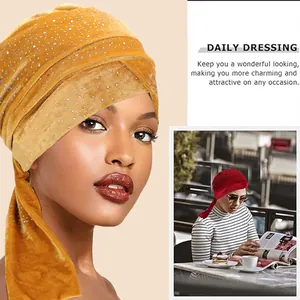 Damen Samt Turban Hut mit funkelnden Strasssteinen und eleganten langen Bändern