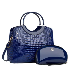 Ensemble de sacs à main bleu avec motif crocodile comprenant un sac et une pochette