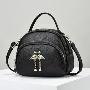 Sac Bandoulière Femme Élégant en Cuir PU Multi-Poches Petit Sac à Main Rond Avec Décor Flamant Rose Cœur Perle Gland