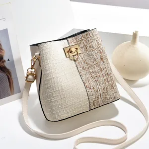 Sac Seau Patchwork en Tweed à la Mode pour Femmes Couleur Contrastée Sac à Bandoulière en Cuir PU Avec Fermoir Pivotant Doré
