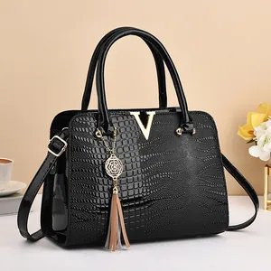 Sac à Main Femme Mode Motif Crocodile Cuir PU Métal Logo V Gland Grande Capacité Tote Vintage Elégant Sac à Bandoulière