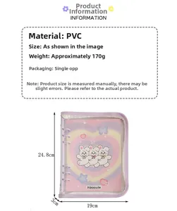 Details des violetten, transparenten PVC-Fotokartenordners mit süßen Hasenmustern