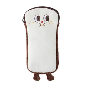 Cartoon Toast Plüschtasche mit süßer Stickerei und kleinen 3D-Beinen auf weißem Grund