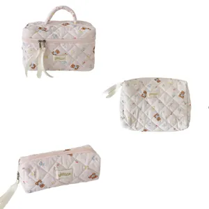 Set di borse da trucco trapuntate rosa con simpatici orsetti e fantasie floreali chic
