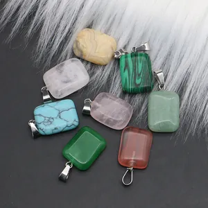 Colgantes rectangulares de piedra natural de colores con cierres de plata pulida