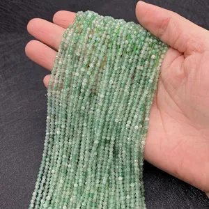 Perle sfaccettate in avventurina verde naturale in mano per accessori per gioielli DIY