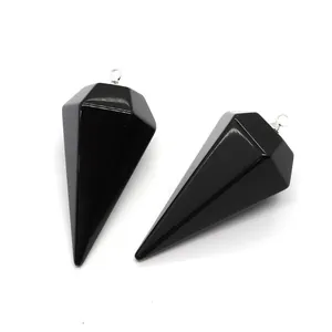 Pendentif en pierre noire polie en forme de pyramide hexagonale avec anneau argenté