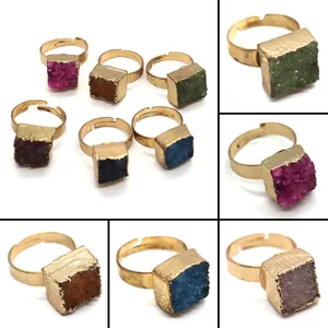 Anello Aperto Regolabile Quadrato in Pietra Naturale Druzy Lega Dorata Texture Grezza Geometrica Gioielli Moda Donna