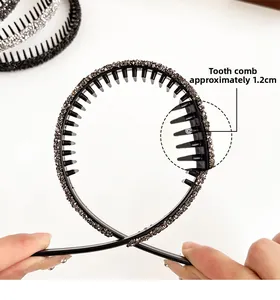 Detail view of rhinestone headband with 1.2cm anti-slip comb teeth and sparkling crystals