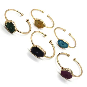 Bracelets dorés ajustables ornés de pierres naturelles irrégulières et druzy