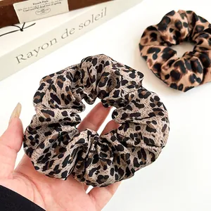 Set de dos coleteros vintage con estampado de leopardo y bandas elásticas suaves